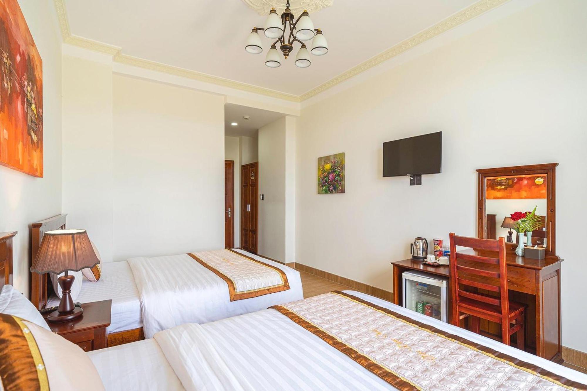 Khách Sạn Diệu Thông Dalat Exterior foto
