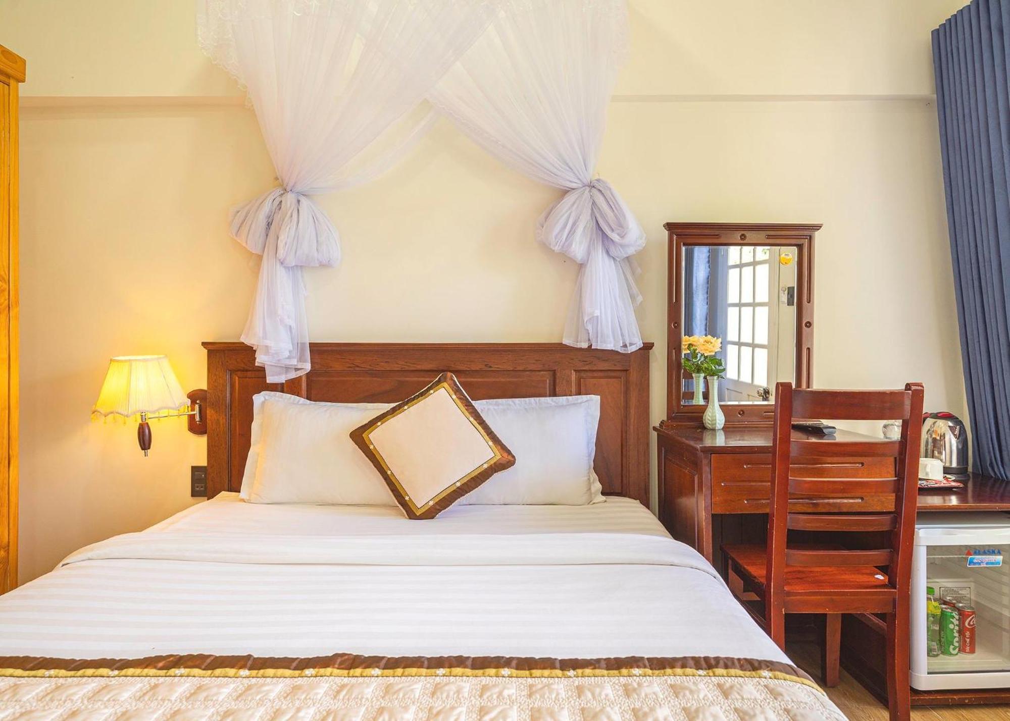 Khách Sạn Diệu Thông Dalat Exterior foto